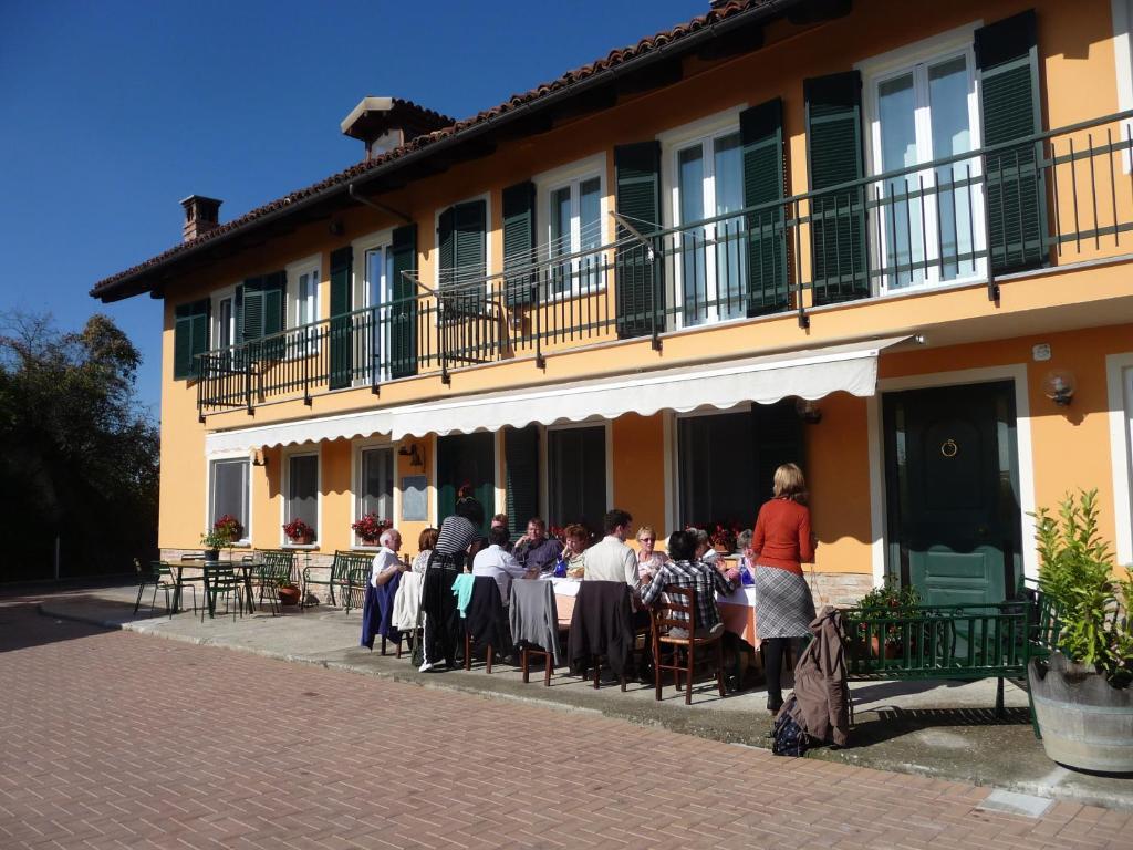Agriturismo Cascina Vrona Villa Monteu Roero Ngoại thất bức ảnh